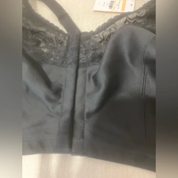 38G front close bra with lace trim - Picture 5 of 6